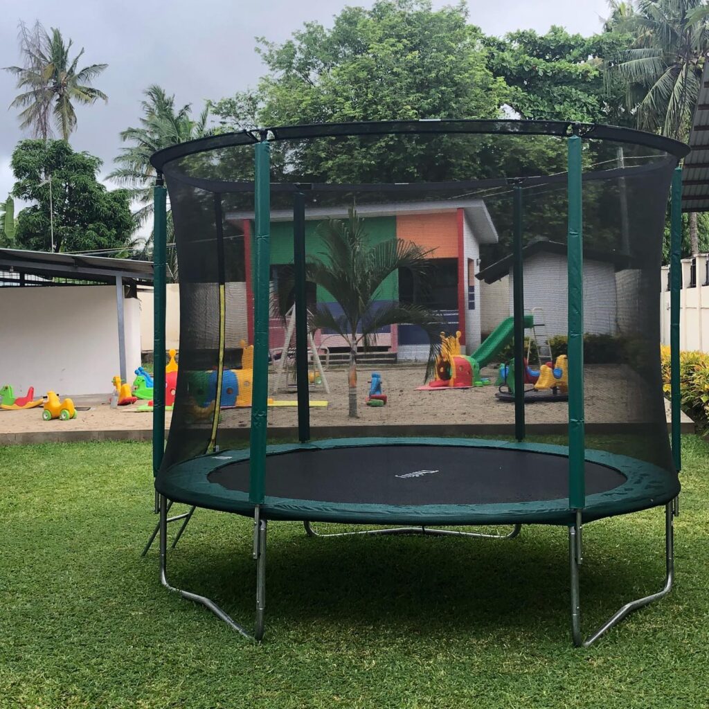 SELL TRAMPOLINES, EARN BIG!